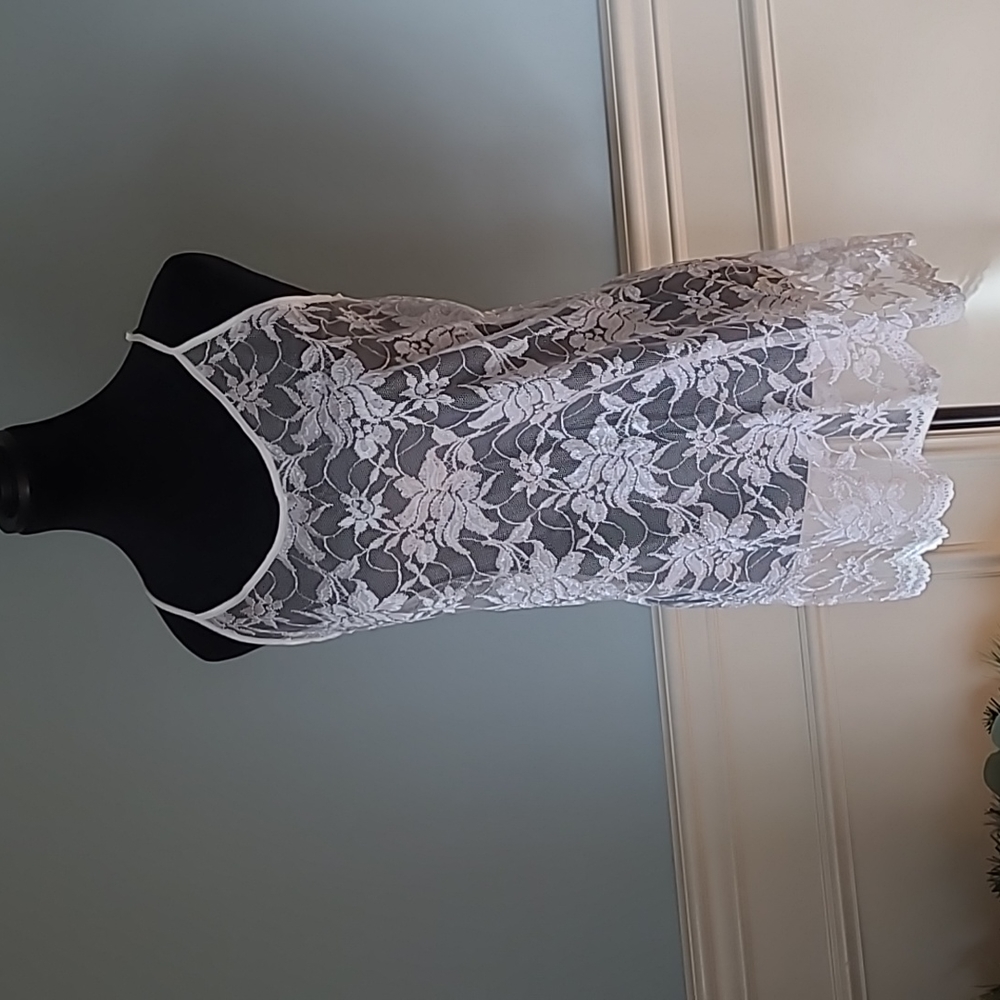 Vintage Lady Cameo Dallas White Lace Nightgown Lingerie Large Made in USA